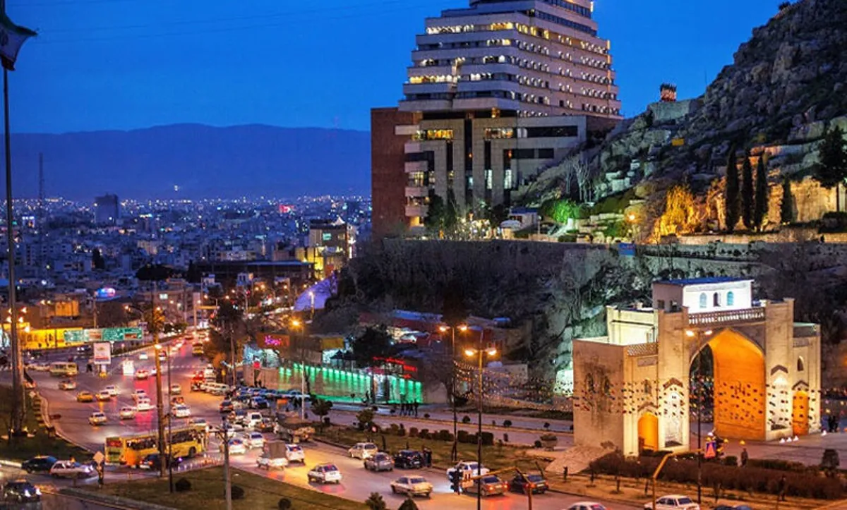 جاهای دیدنی شیراز در شب