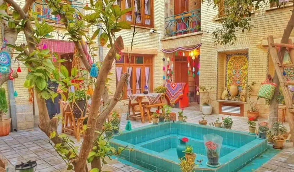 اقامتگاه بومگردی ماه سلطان شیراز