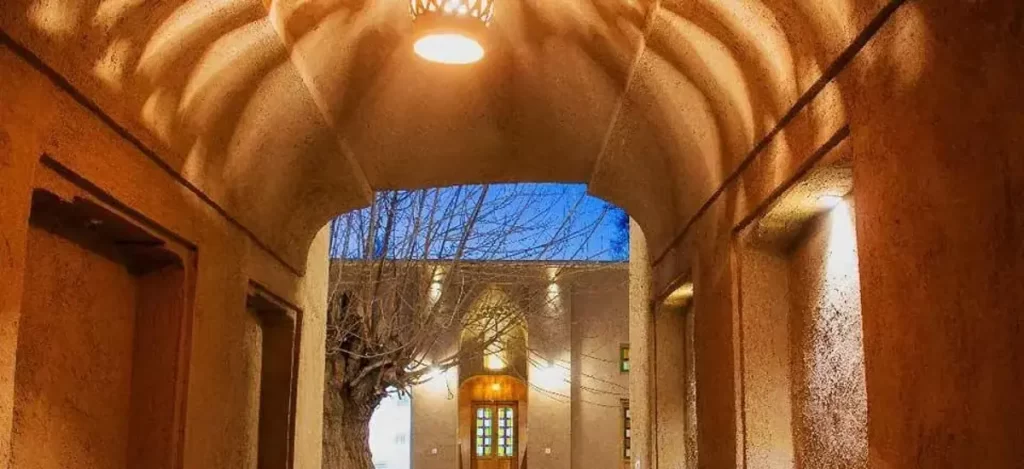 اقامتگاه بومگردی عمارت قاجاریه شیراز
