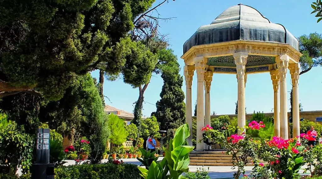 آرامگاه حافظ در شیراز